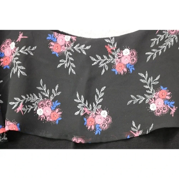 Torrid Black & Floral Spring Top-Size 2 - Picture 2 of 7